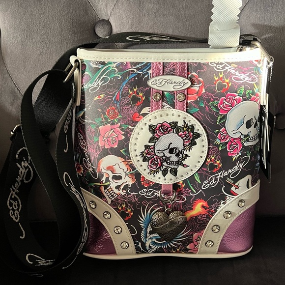 🌹💀 Ed Hardy Skull & Roses Crossbody bag. NWT - Picture 3 of 9
